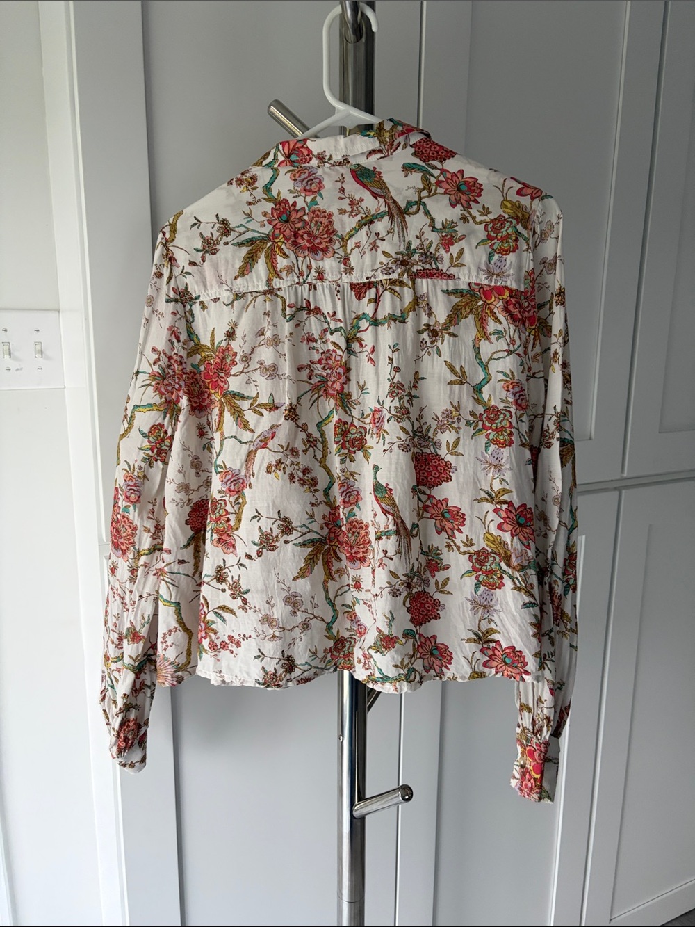 Pilcro by Anthropologie Bird Printed Pintuck 3/4 Button-Front Blouse, Size M - Picture 4 of 12